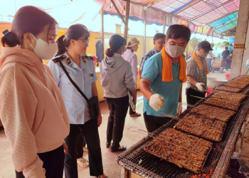 Phú Tân triển khai công tác đảm an toàn thực phẩm Tết Nguyên đán Giáp Thìn và mùa Lễ hội Xuân 2024