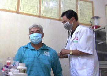 Học tập và làm theo tấm gương Bác Hồ, Bác Tôn để chăm lo sức khỏe cho Nhân dân