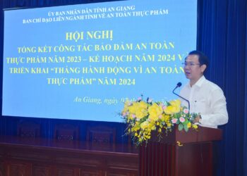 Hội nghị Tổng kết công tác bảo đảm an toàn thực phẩm năm 2023 – kế hoạch năm 2024 và triển khai “Tháng hành động vì an toàn thực phẩm” năm 2024