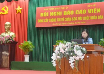 Hội nghị báo cáo viên cung cấp thông tin về chăm sóc sức khỏe nhân dân năm 2024