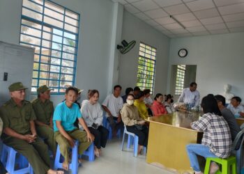 Trạm Y tế Mỹ Đức ra quân diệt lăng quăng dựa vào cộng đồng đợt 4 tại ấp Mỹ Thành