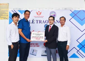 Trung tâm Y tế thị xã Tịnh Biên tiếp nhận máy đo điện tim