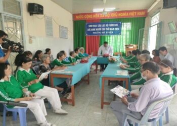 Thành phố Long Xuyên tăng cường chăm sóc sức khoẻ người cao tuổi