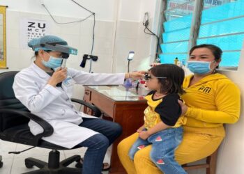 Cận thị học đường trẻ em