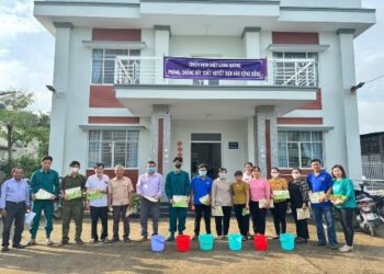 Vĩnh Trung ra quân thực hiện chiến dịch vệ sinh môi trường