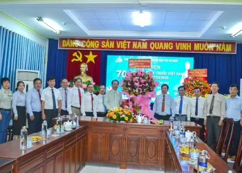 Chủ tịch UBND tỉnh An Giang Hồ Văn Mừng thăm, chúc mừng Sở Y tế An Giang nhân Ngày Thầy thuốc Việt Nam 27/02