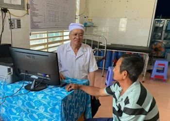 Gương sáng người lãnh đạo Trạm Y tế xã Phú Hữu