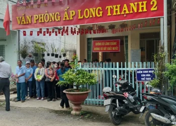 Phú Tân ra quân chiến dịch diệt lăng quăng phòng bệnh sốt xuất huyết dựa vào cộng đồng đợt 2 năm 2025