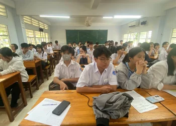 Trung tâm Y tế huyện Phú Tân nâng cao kiến thức sức khỏe sinh sản vị thành niên