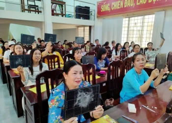 Trung tâm Y tế huyện Phú Tân tổ chức Hội thi nữ công đoàn tài năng, thanh lịch