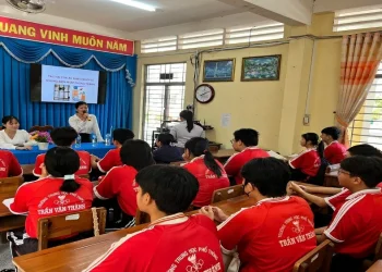 Truyền thông hướng dẫn phòng, chống bệnh tại trường Trung học phổ thông Trần Văn Thành