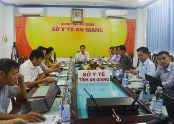 Họp đề xuất định danh xác thực cơ sở y tế, phòng khám, nhà thuốc, giấy phép hoạt động, chứng chỉ hành nghề, mua bán thuốc trên môi trường mạng