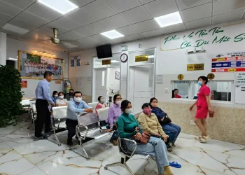 Tăng cường ứng phó trước diễn biến mới dịch COVID-19