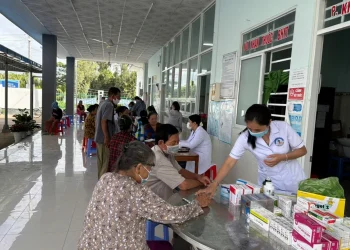 Vĩnh Trường khám sàng lọc miễn phí bệnh tăng huyết áp và đái tháo đường