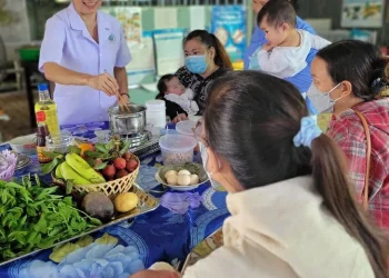 Trạm Y tế Vọng Đông hướng dẫn thực hành dinh dưỡng