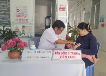 Trạm Y tế Mỹ Phú tổ chức chiến dịch uống Vitamin A đợt I năm 2025