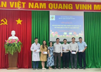 Trung tâm Y tế Long Xuyên tổ chức tập huấn phương pháp nghiên cứu khoa học và viết sáng kiến cải tiến kỹ thuật năm 2025