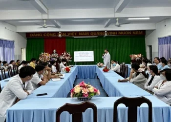 Trung tâm Y tế Tịnh Biên tổ chức tập huấn kiểm soát nhiễm khuẩn