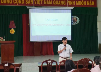 Trung tâm Y tế Phú Tân tập huấn kỹ năng tư vấn, truyền thông giáo dục sức khỏe