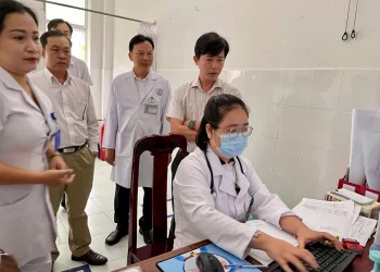 Hội đồng chuyên môn đánh giá hồ sơ bệnh án điện tử tại Trung tâm Y tế Hà Tiên