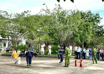 Trung tâm Y tế Hà Tiên tổ chức tập huấn phòng cháy, chữa cháy