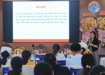 Trung tâm Y tế Giồng Riềng tổ chức tập huấn kỹ năng tư vấn – truyền thông giáo dục sức khỏe cho điều dưỡng và kỹ thuật y