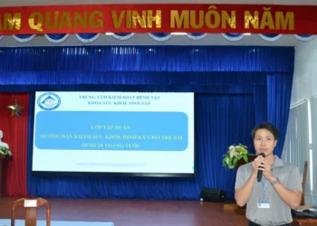 Tập huấn hướng dẫn khám sức khỏe định kỳ cho trẻ em dưới 24 tháng tuổi