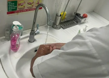 Phòng chống bệnh truyền nhiễm trong ngành Y tế