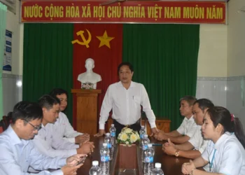 Lãnh đạo phường Mỹ Thới thăm, chúc mừng Trạm Y tế phường nhân kỷ niệm 71 năm Ngày Thầy thuốc Việt Nam