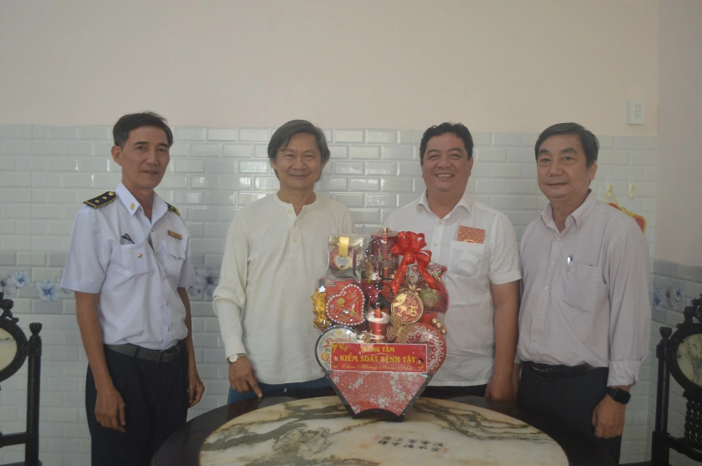 Thăm, tặng quà và chúc tết BS.CKII Phan Vân Điền Phương – nguyên Phó Giám đốc Sở Y tế tỉnh An Giang