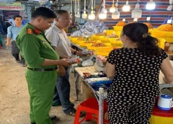 Phường Tịnh Biên kiểm tra an toàn thực phẩm dịp Tết và Lễ hội Xuân 2026