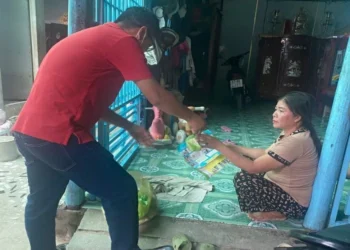 Điểm Trạm Y tế Mỹ Hòa xử lý ca bệnh tay chân miệng tại khóm Tây Huề 3