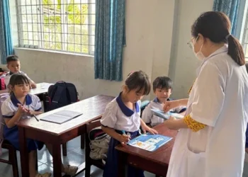 Trạm Y tế xã Thạnh Đông tuyên truyền phòng chống tay chân miệng