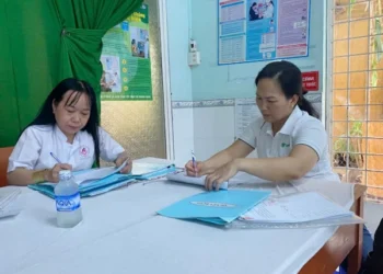 Trạm Y tế xã Vĩnh Gia ra quân chiến dịch diệt lăng quăng đợt I năm 2026