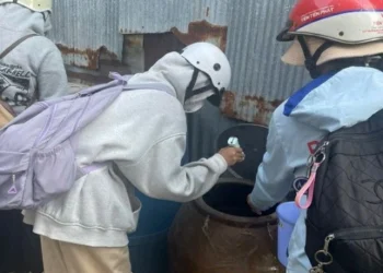 Trạm Y tế phường Mỹ Thới chiến dịch vệ sinh môi trường phòng, chống bệnh sốt xuất huyết