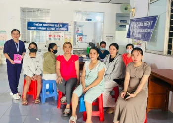 Trạm Y tế xã Chợ Vàm truyền thông chăm sóc sức khỏe cho phụ nữ mang thai