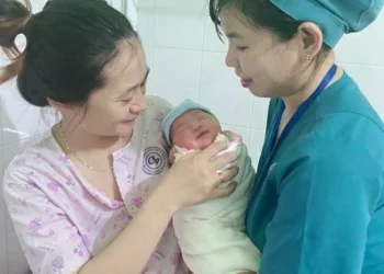 Hướng tới Ngày Quốc tế Hộ sinh 5/5 – Những công việc thầm lặng chào đón những thiên thần tại Trung tâm Y tế Châu Phú