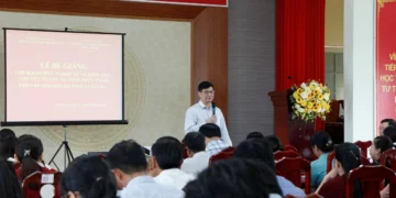 Bế giảng lớp bồi dưỡng nghiệp vụ kiểm tra chuyên ngành an toàn thực phẩm năm 2026