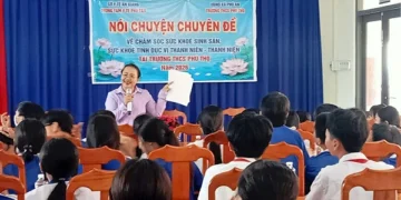Trạm Y tế xã Phú An phối hợp truyền thông sức khỏe sinh sản, sức khỏe tình dục vị thành niên – thanh niên
