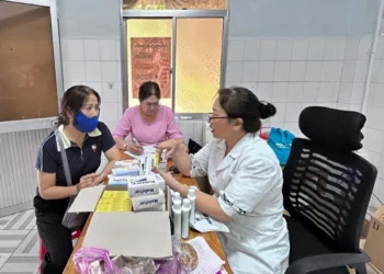 Trung tâm Y tế Tịnh Biên tổ chức khám tầm soát và tư vấn chăm sóc sức khỏe sinh sản cho phụ nữ