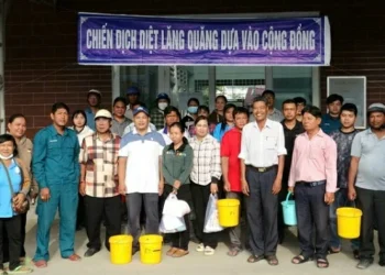 Núi Cấm ra quân diệt lăng quăng và phun hóa chất diện rộng