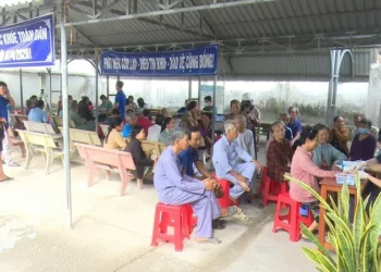Trạm Y tế xã Nhơn Mỹ khám sức khỏe người cao tuổi