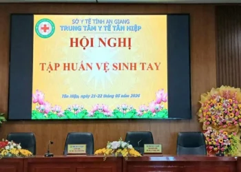 Trung tâm Y tế Tân Hiệp tổ chức tập huấn vệ sinh tay năm 2026