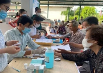 Xã Tây Phú: Khám sức khỏe người cao tuổi