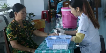 Quan tâm chăm sóc sức khỏe toàn diện cho người cao tuổi