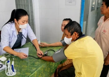 Trạm Y tế xã Ngọc Chúc phối hợp thực hiện chương trình chăm sóc sức khỏe cho người cao tuổi đợt I năm 2026