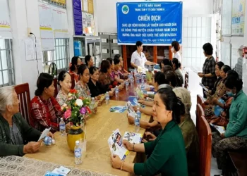 Khám sàng lọc, tầm soát ung thư cổ tử cung tại xã Định Mỹ