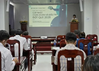 Trung tâm Y tế Giang Thành: Hơn 40 cán bộ y tế tham dự sinh hoạt chuyên môn cập nhật, chẩn đoán và điều trị đột quỵ