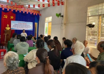 Trạm Y tế xã Bình Mỹ truyền thông lợi ích sinh đủ 2 con và chăm sóc sức khỏe tiền hôn nhân