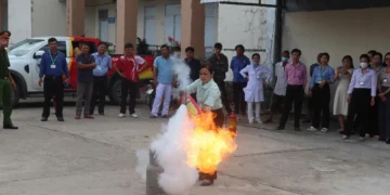 Trung tâm Y tế An Minh phối hợp tổ chức tập huấn phòng cháy chữa cháy và cứu nạn cứu hộ
